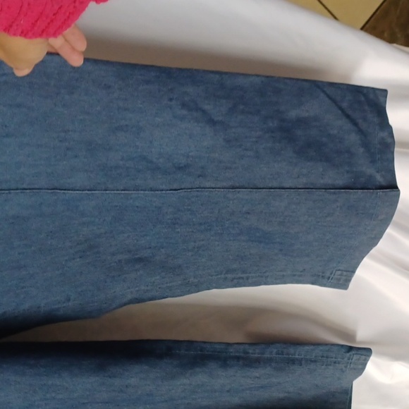 Larry Levine Wide leg Jeans Stretch, 36" waist, 31" inseam, 12" rise - Picture 3 of 7